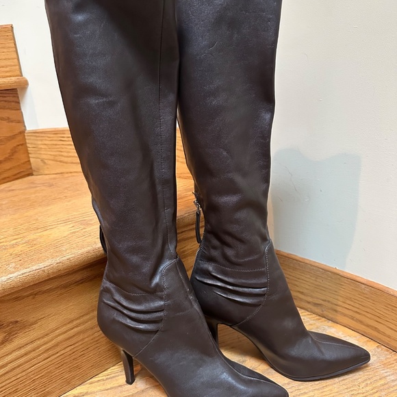 Nine West brown knee-high leather boots with rear zipper size 8 1/2 - Picture 6 of 8